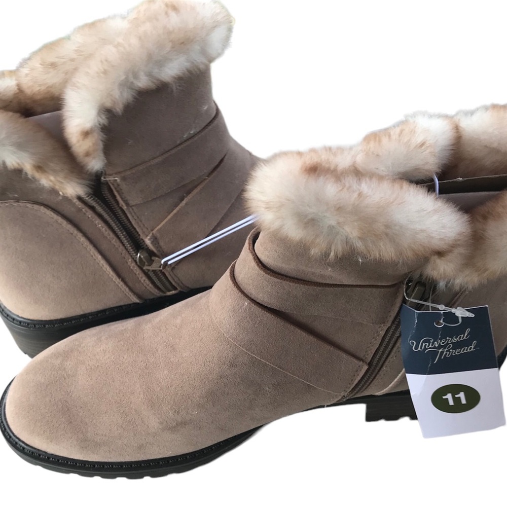 Boots - Picture 4 of 6